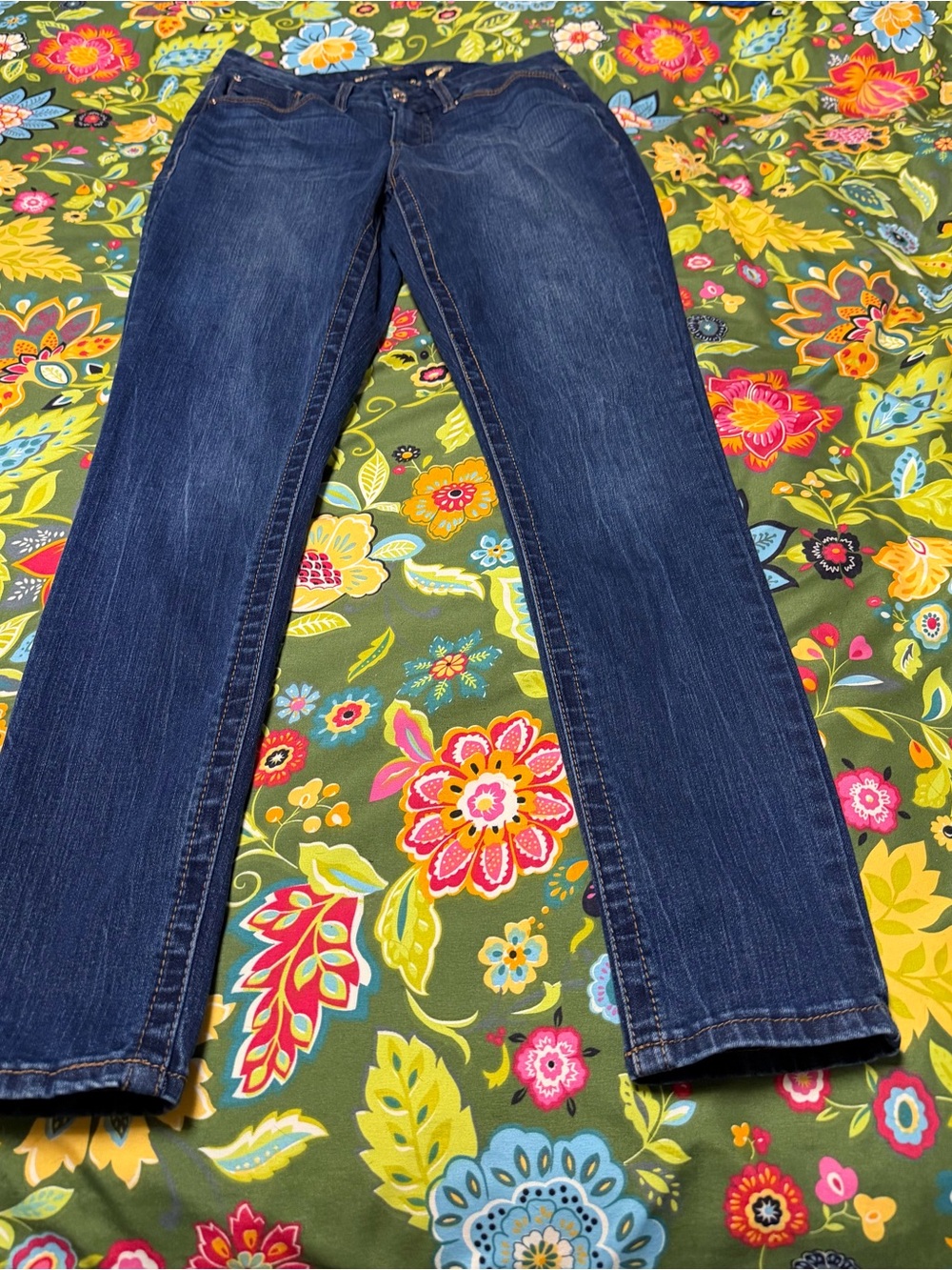 Seven 7 Jeans Womens Size 8
Tummyless High Rise